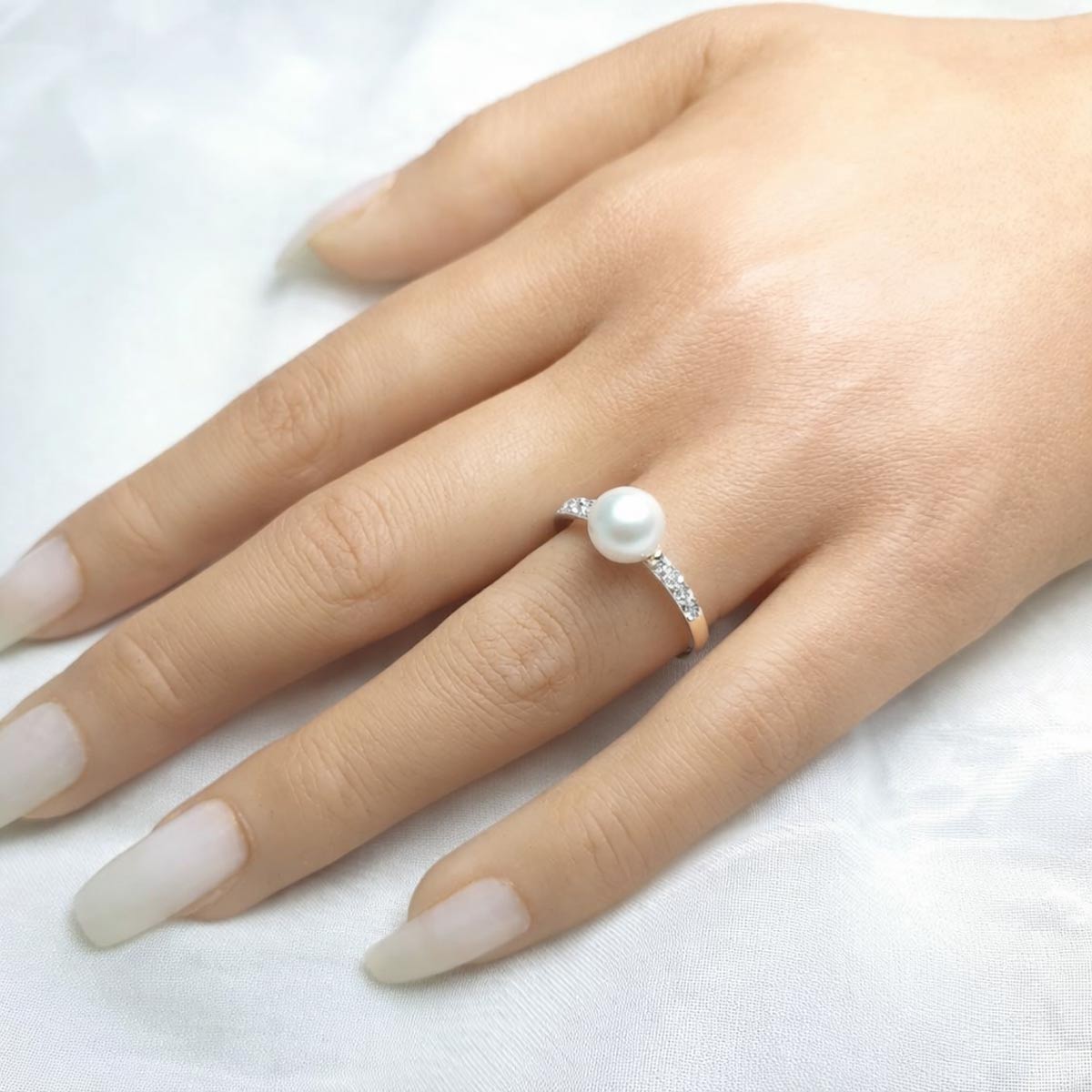 Damenring 585 Weißgold 1 Süßwasserzuchtperle 10 Diamanten 0,09 ct.